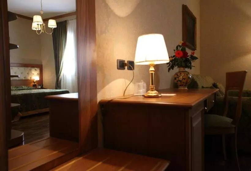 اتاق استاندارد سه نفره, Borgo Don Chisciotte