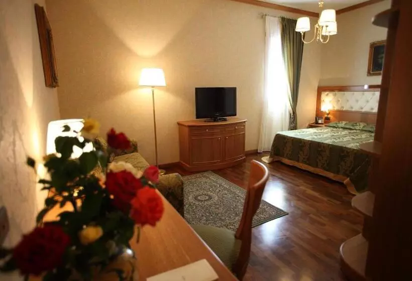اتاق استاندارد چهار تخته, Borgo Don Chisciotte