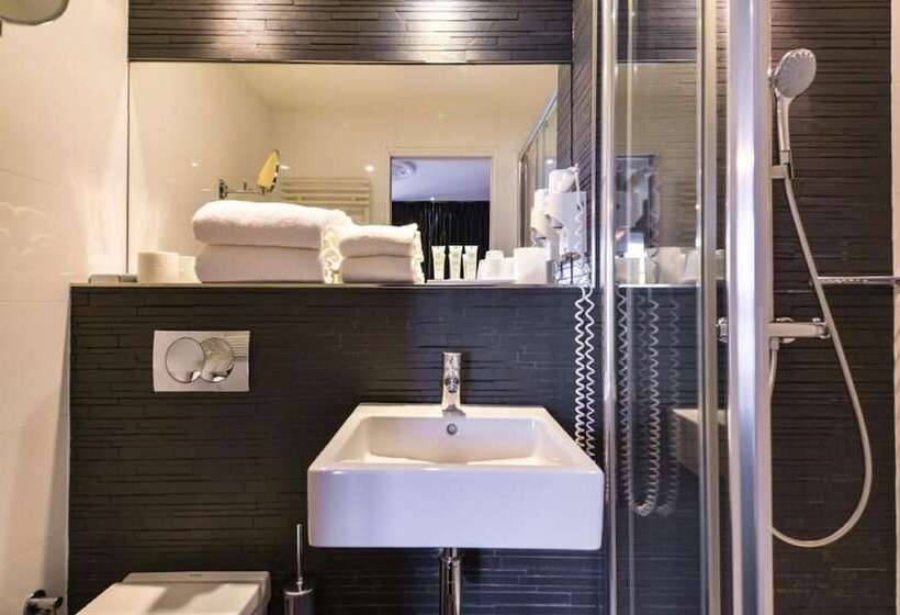 クラシックルーム, First Hotel Paris Tour Eiffel