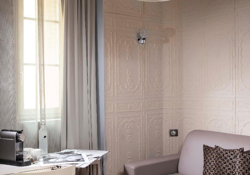Люкс, First Hotel Paris Tour Eiffel