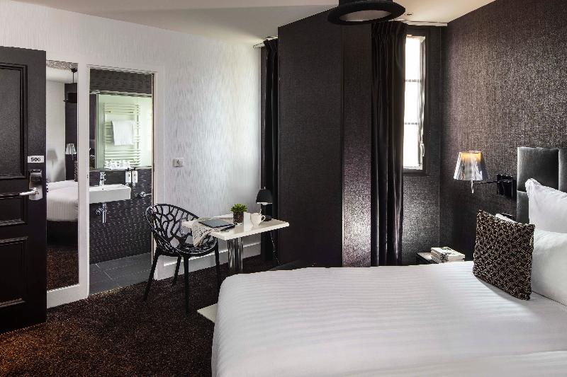 スーペリアールーム, First Hotel Paris Tour Eiffel