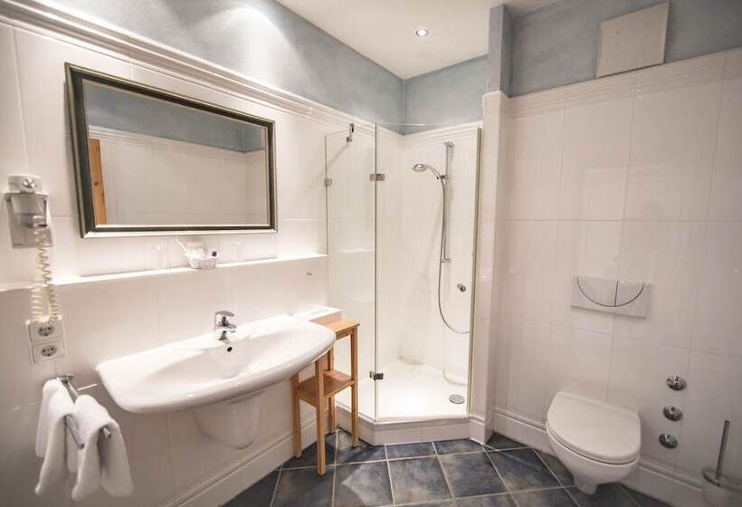 コンフォートルーム, Glasl S Land