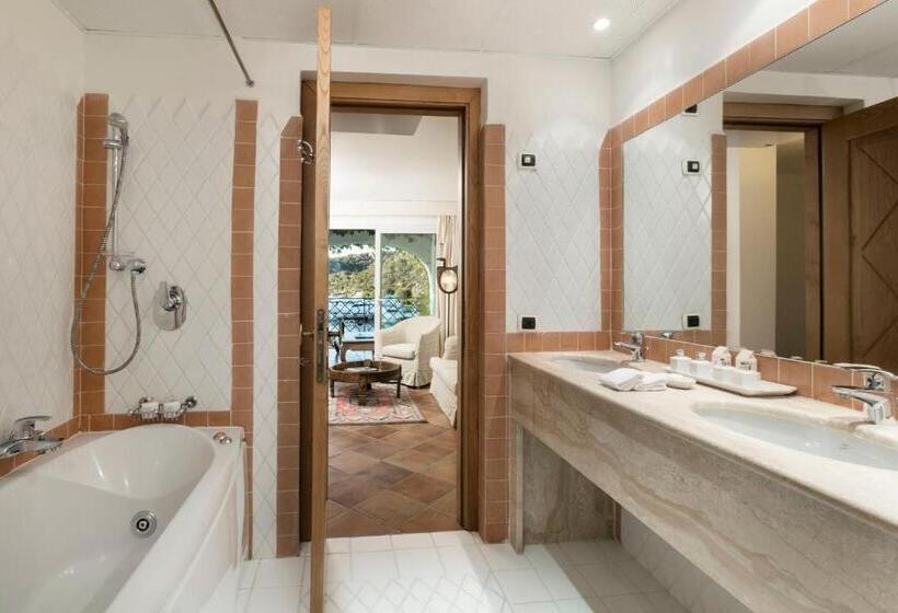 סוויטה נוף לים, Grand Hotel Poltu Quatu