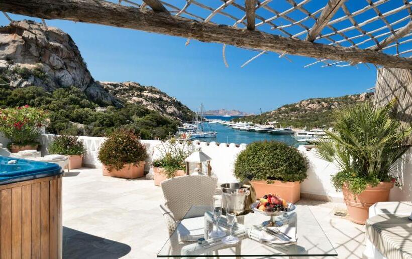 סוויטה מלכותית 2 חדרים, Grand Hotel Poltu Quatu