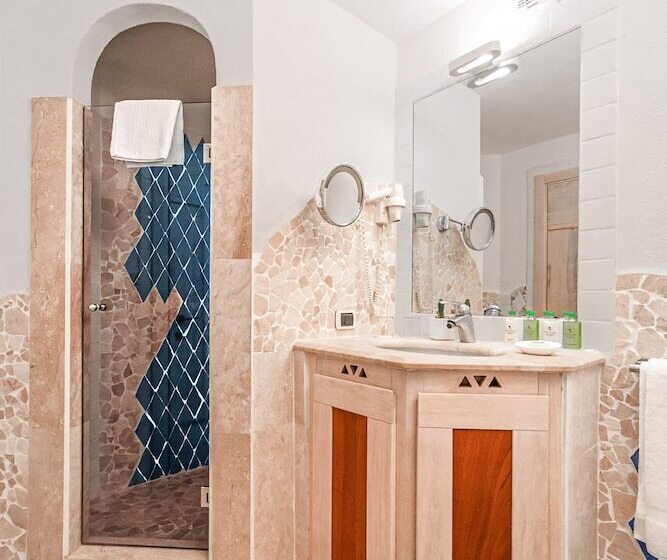 דירת חדר, Grand Hotel Poltu Quatu