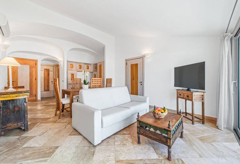 דירת חדר, Grand Hotel Poltu Quatu