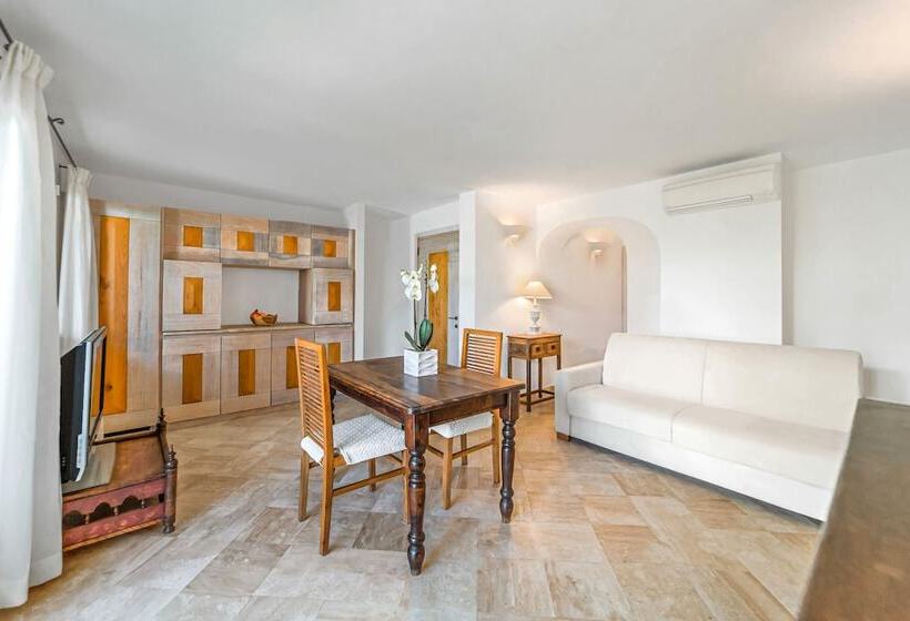 דירת חדר נוף לגינה, Grand Hotel Poltu Quatu