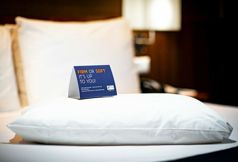 Номер Стандарт Двуспальная Кровать Вид на Город, Holiday Inn Express Amsterdam   Sloterdijk Station, An Ihg