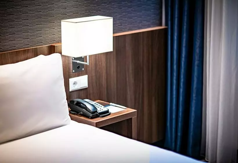 Standard Room Double Bed City View, Holiday Inn Express Amsterdam   Sloterdijk Station, An Ihg