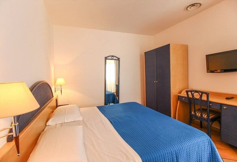 Családi Suite, Paladini Di Francia