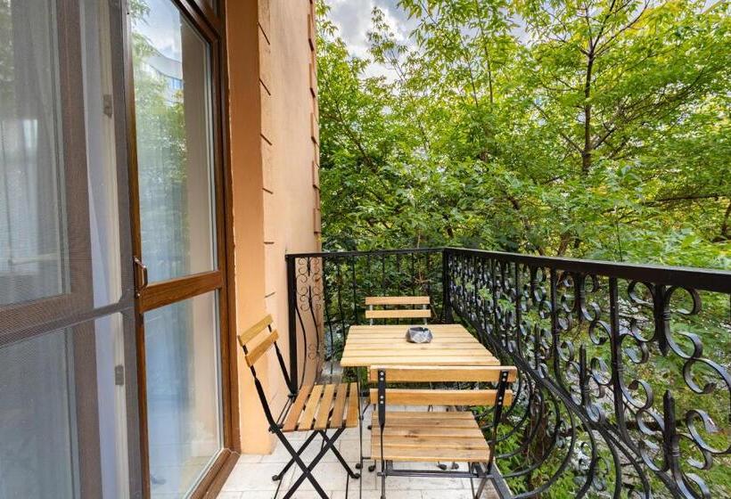 اتاق استاندارد سه تخته با بالکن, Piccolo Mondo By Citybookings