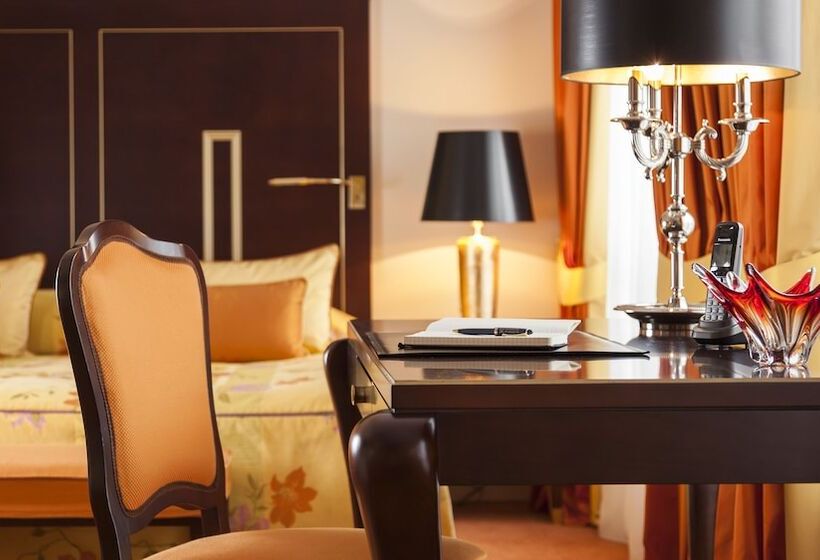 Номер Deluxe, Relais & Chateaux Bulow Palais