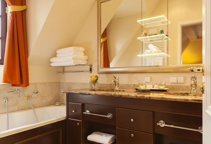 Полулюкс, Relais & Chateaux Bulow Palais