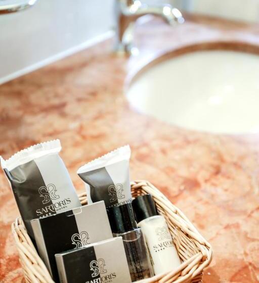 חדר סטנדרט לארבעה, Sartori's