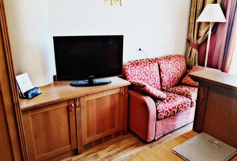 חדר ביזנס, Sartori's