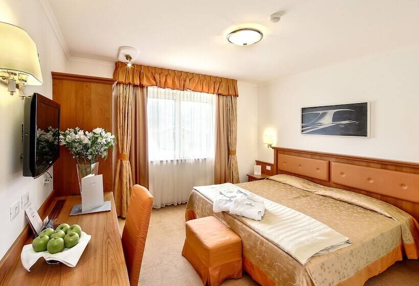 חדר קומפורט, Sartori's