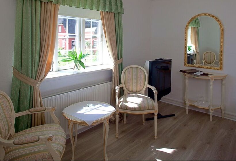 סוויטת ג'וניור עם מסג'ר מים, Tyrstrup Kro