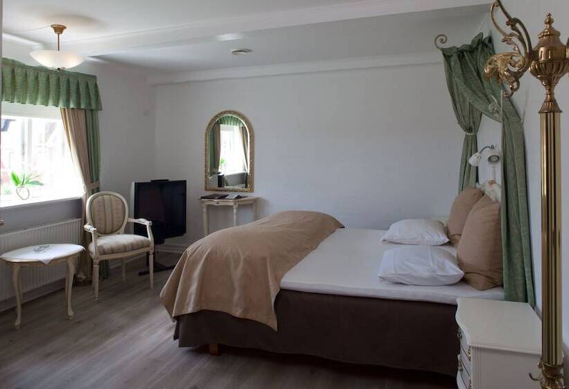 סוויטת ג'וניור עם מסג'ר מים, Tyrstrup Kro