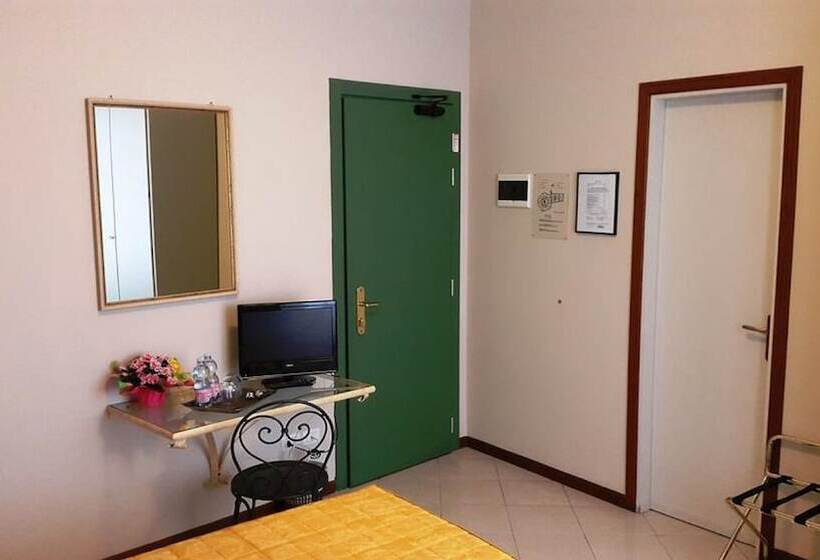 Habitació Triple Estàndard, Miga Hotel Europa