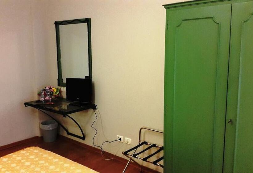 اتاق استاندارد چهار تخته, Miga Hotel Europa