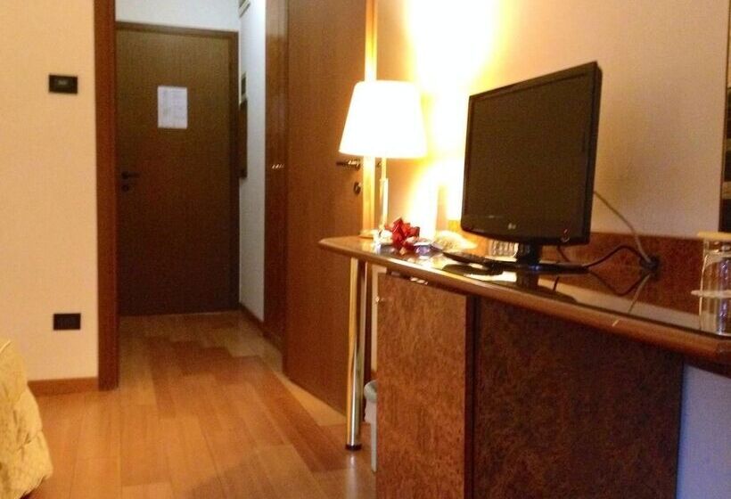 חדר סטנדרט יחיד, Motel Europa