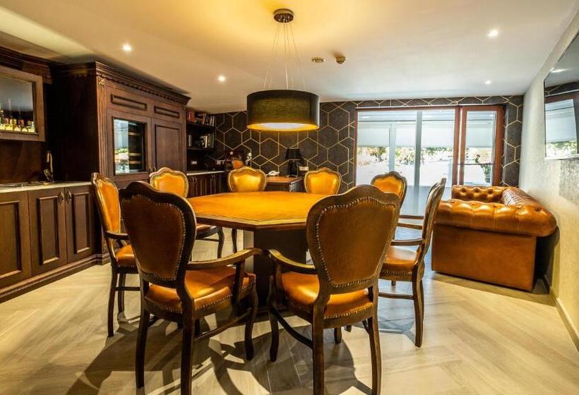 プレジデントスイートルーム, Spa Hotel Rich