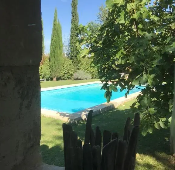 プールビュースタンダードルーム, Mas Des Alpilles