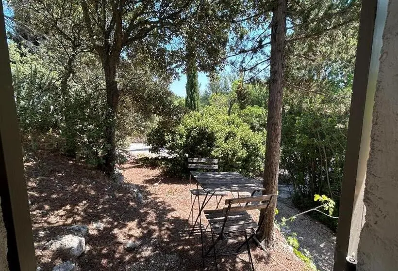 Standard room with outdoor bath, Mas Des Alpilles