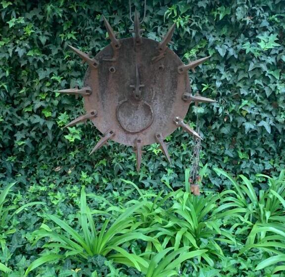 חדר דלוקס, B S At Strauss