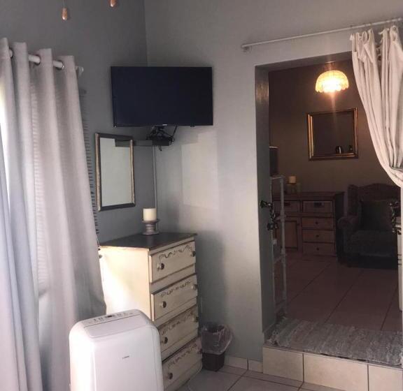 Standard room with outdoor bath, B S At Strauss