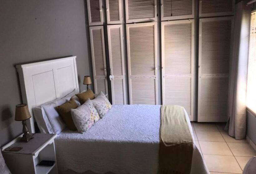 Standard room with outdoor bath, B S At Strauss