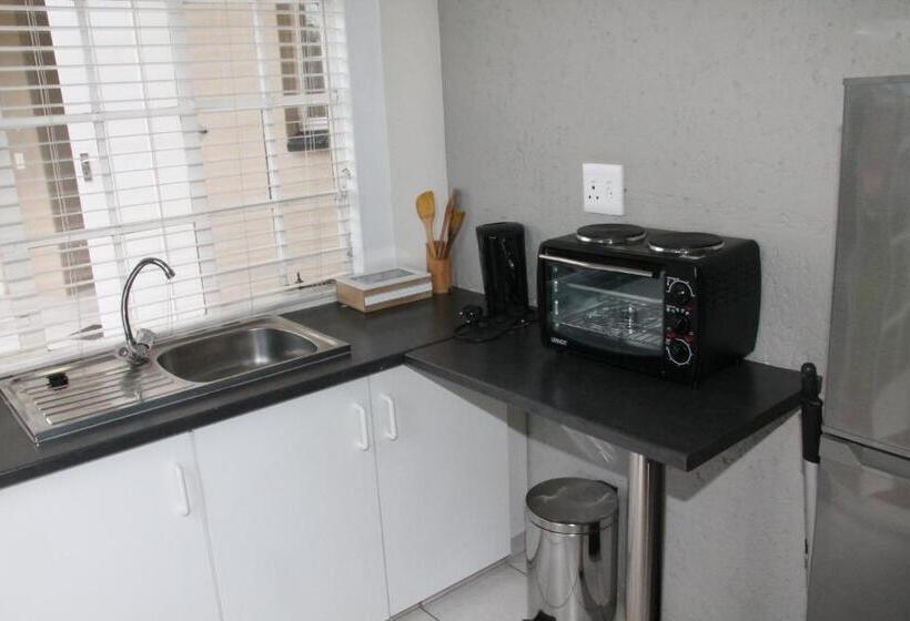 اتاق استاندارد با چشم‌انداز استخر, Kayamina Guesthouse