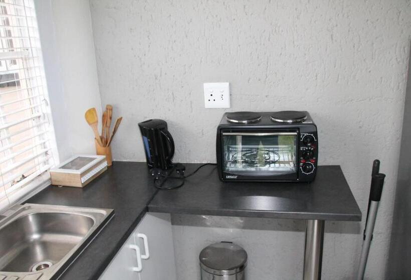 اتاق استاندارد با چشم‌انداز استخر, Kayamina Guesthouse