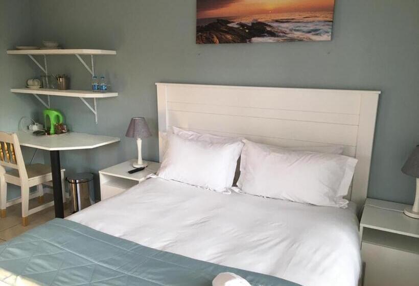 اتاق استاندارد با چشم‌انداز استخر, Kayamina Guesthouse