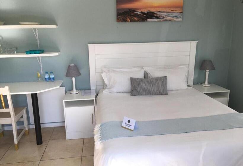 اتاق استاندارد با چشم‌انداز استخر, Kayamina Guesthouse