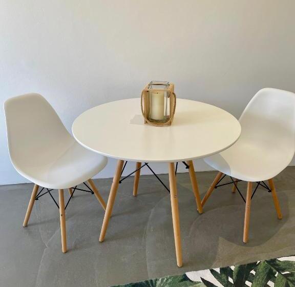 高级大房间, The Door Rsa Fifty Four