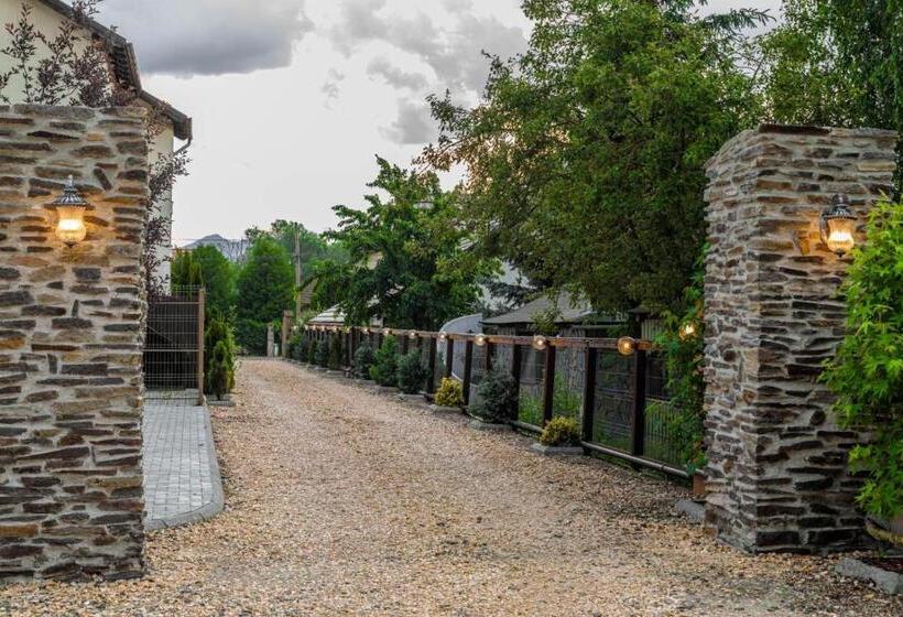 غرفة ديلوكس, Transilvania Mansion