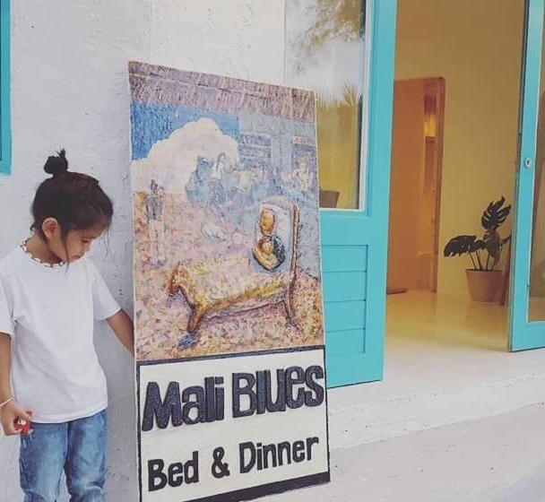 スタンダードバンガロー, Maliblues Bed & Art Gallery