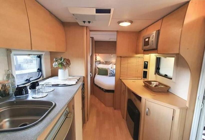 スタンダードルーム, Maliblues Bed & Art Gallery