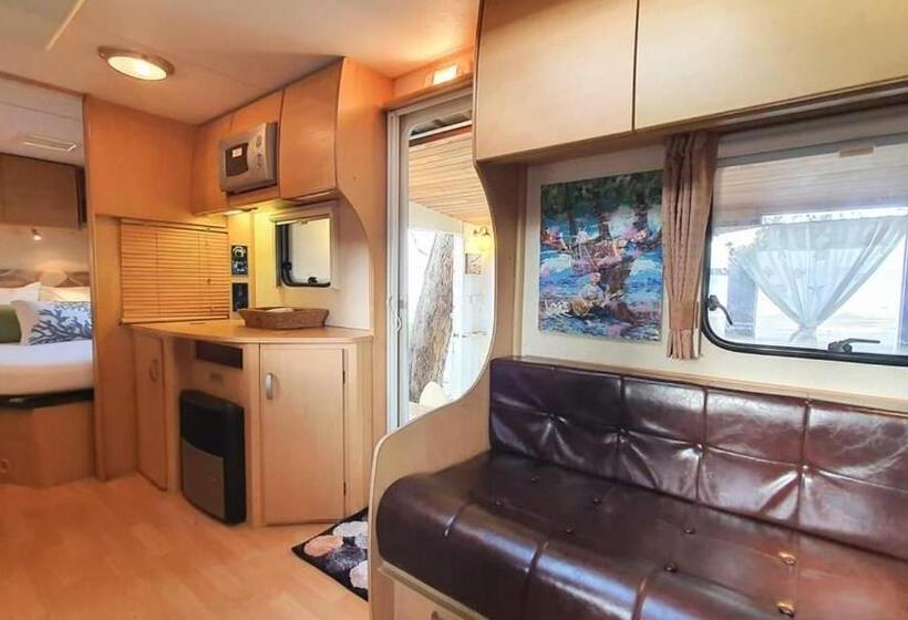 スタンダードルーム, Maliblues Bed & Art Gallery