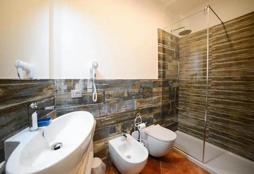 اتاق استاندارد با بالکن, B&b La Roccia Dell Elefante