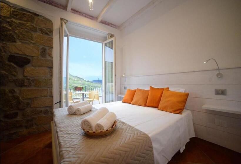 Номер Стандарт с Балконом, B&b La Roccia Dell Elefante