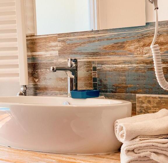 Номер Стандарт с Балконом, B&b La Roccia Dell Elefante