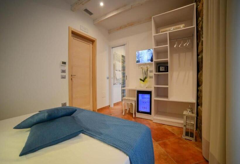 Номер Стандарт с Балконом, B&b La Roccia Dell Elefante