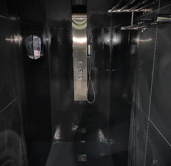 ハイドロマッサージバス付きスイート, Glass Cube