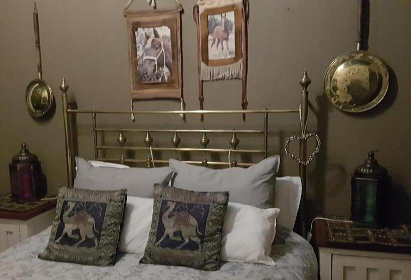 اتاق لوکس, Wooden Creek Estate