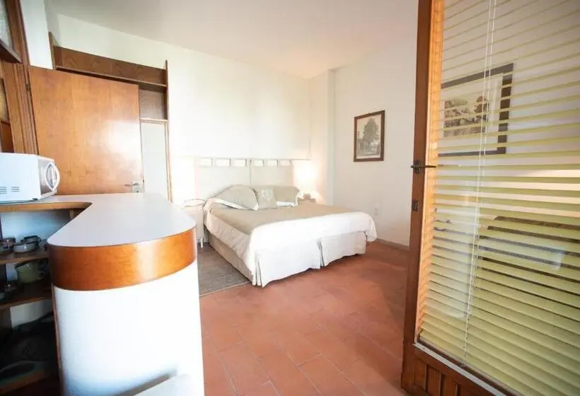 اتاق لوکس با چشم‌انداز باغ, B&b Parco Antico