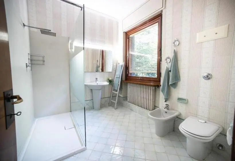 اتاق لوکس با چشم‌انداز باغ, B&b Parco Antico