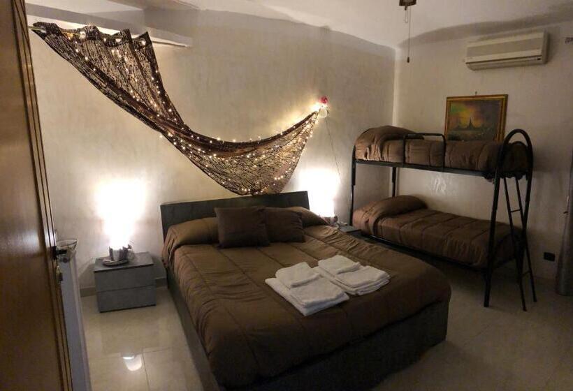 חדר סטנדרט לארבעה, B&b Planet