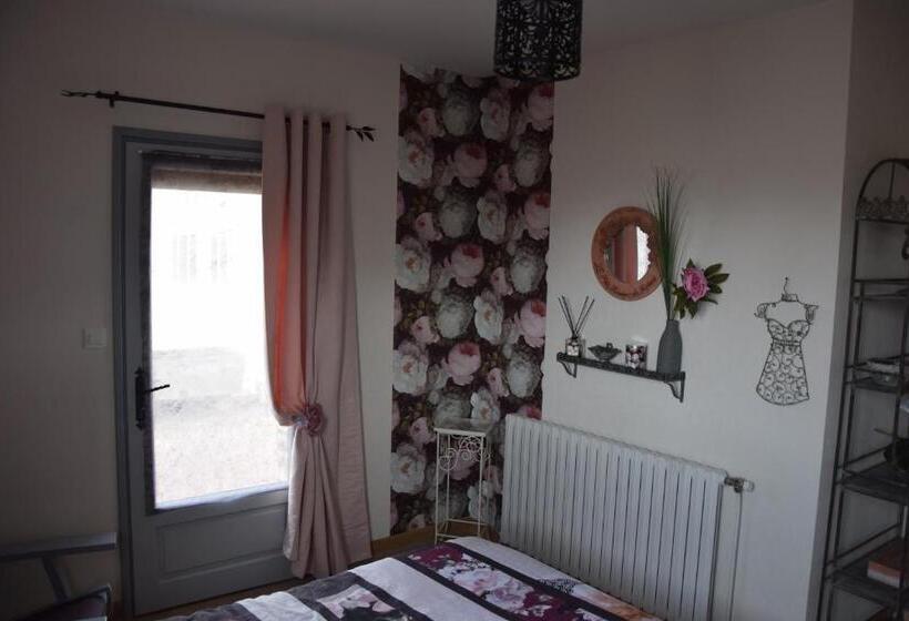 חדר משפחתי, Au Gué Du Bois